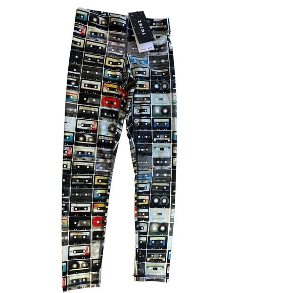 Terez Women Size XS Mixtapes Mid Rise Multi Cassette Tape Print Leggings NWT - Picture 2 of 13